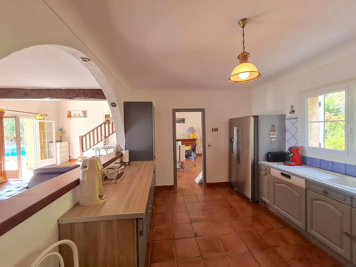 Villa 4 Pieces Avec Piscine Chauffee Et Vue Mer - Fr-1-226B-147 Cavalaire-sur-Mer 0*,  Francie